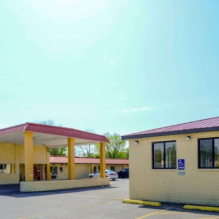 Econo Lodge Inn & Suites 卡本代尔 外观 照片