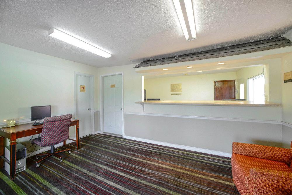 Econo Lodge Inn & Suites 卡本代尔 外观 照片