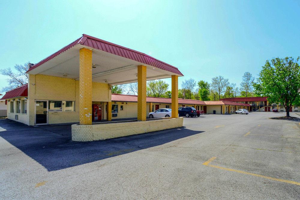 Econo Lodge Inn & Suites 卡本代尔 外观 照片