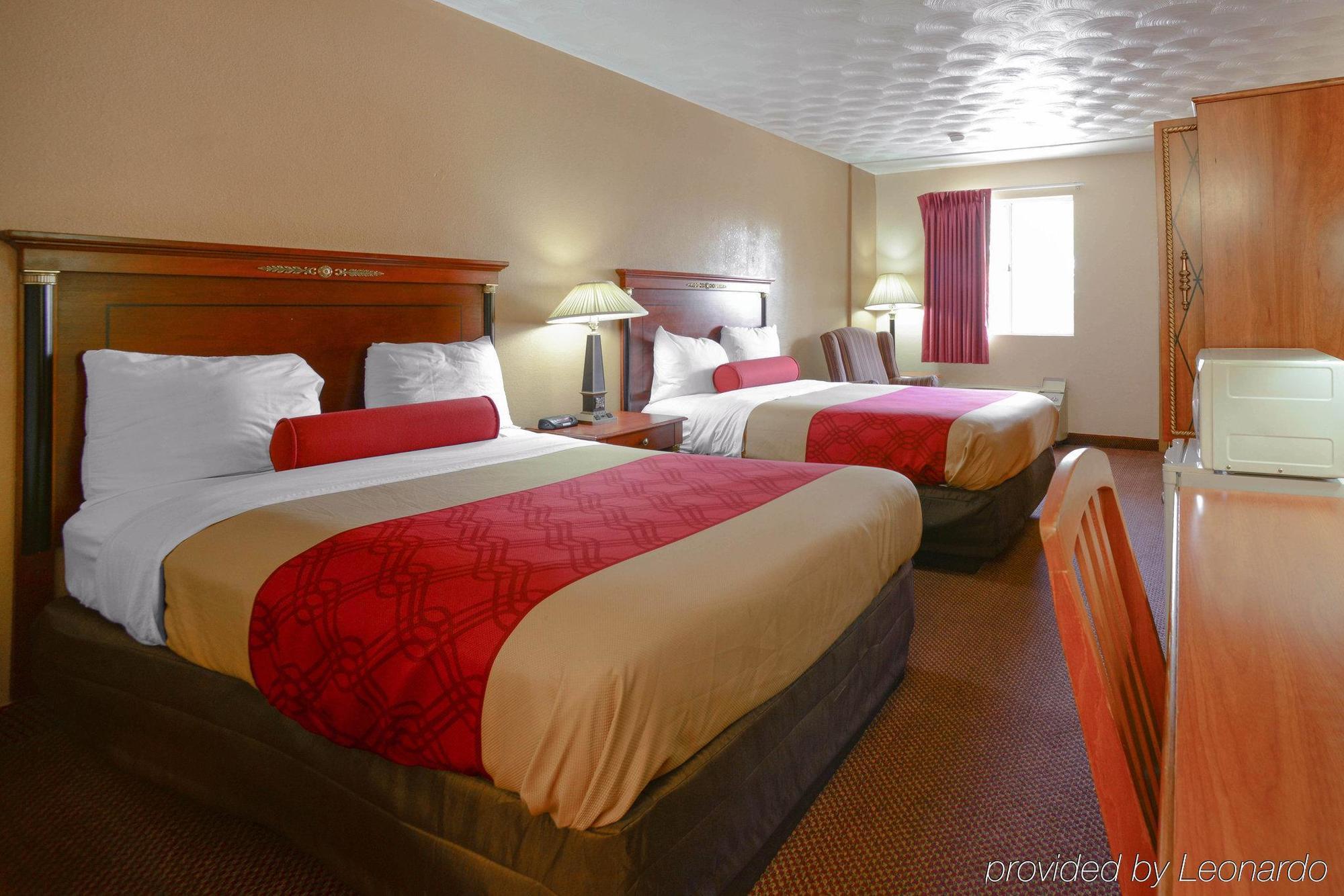 Econo Lodge Inn & Suites 卡本代尔 外观 照片