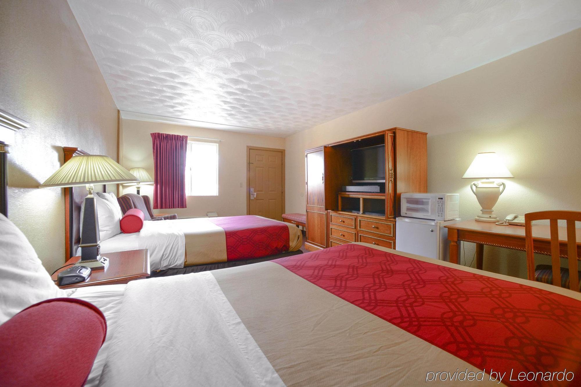 Econo Lodge Inn & Suites 卡本代尔 外观 照片