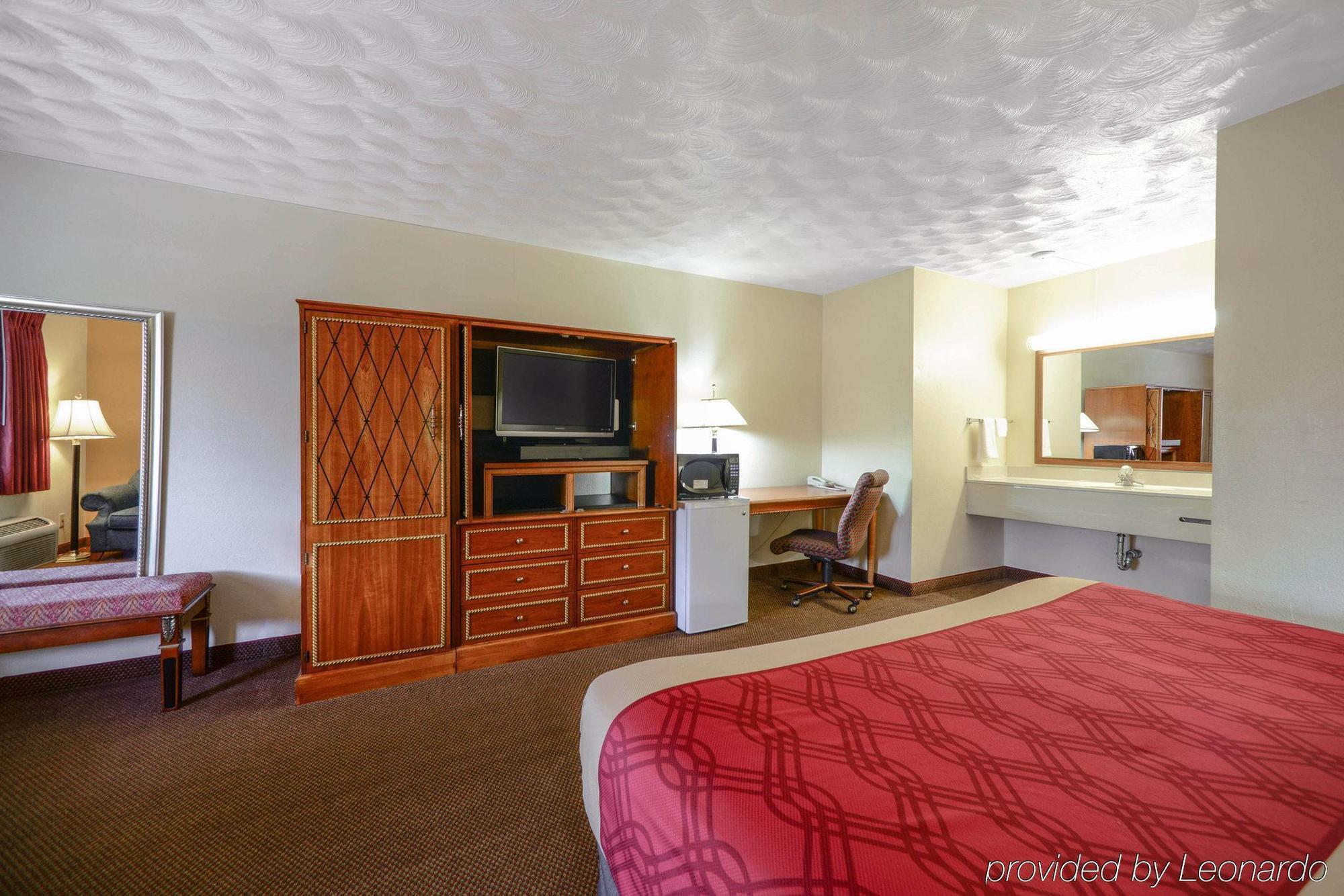 Econo Lodge Inn & Suites 卡本代尔 外观 照片