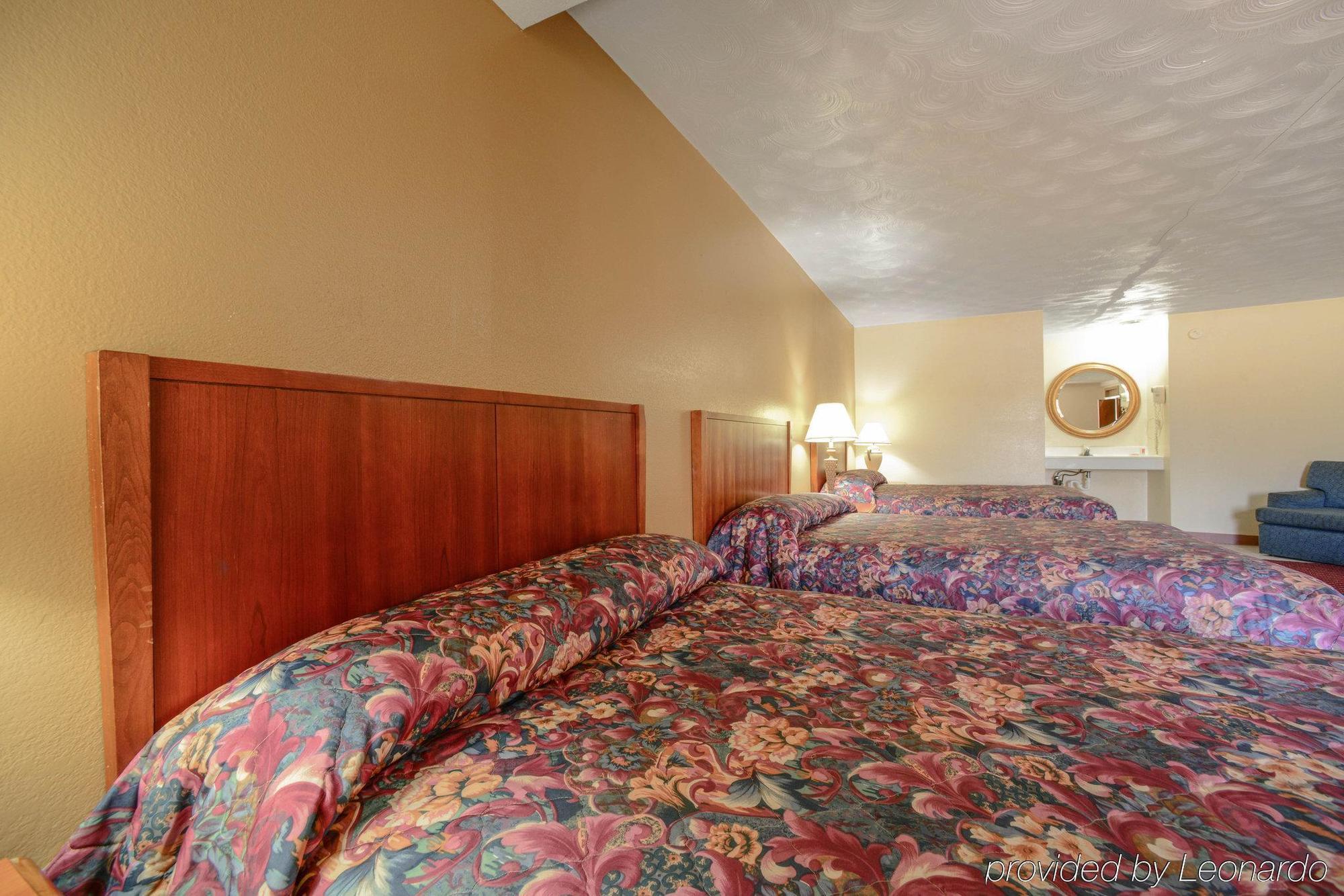 Econo Lodge Inn & Suites 卡本代尔 外观 照片