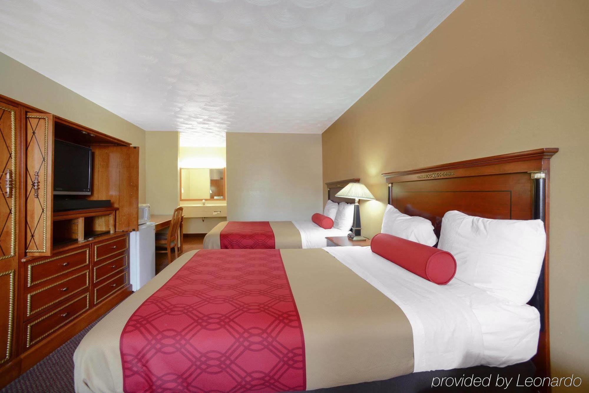 Econo Lodge Inn & Suites 卡本代尔 外观 照片