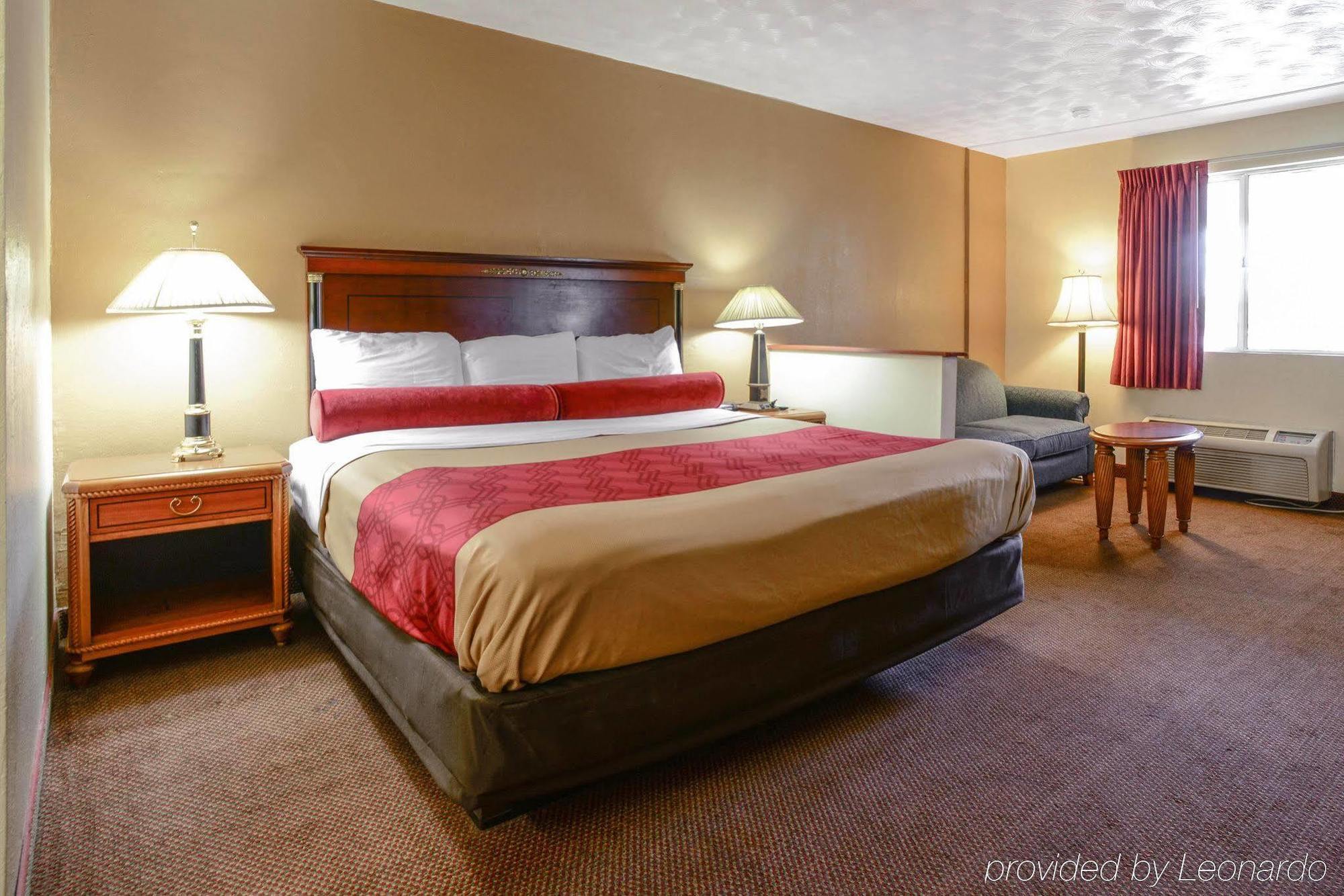 Econo Lodge Inn & Suites 卡本代尔 外观 照片