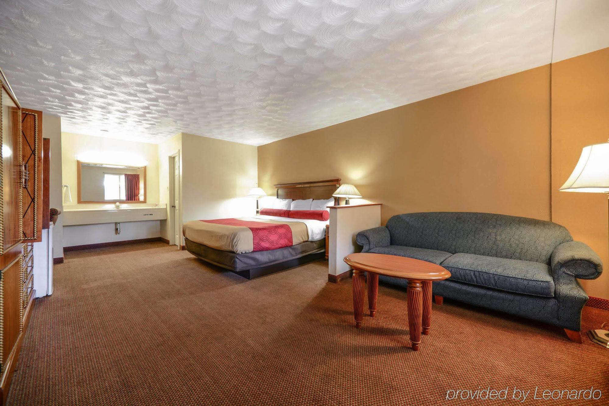 Econo Lodge Inn & Suites 卡本代尔 外观 照片