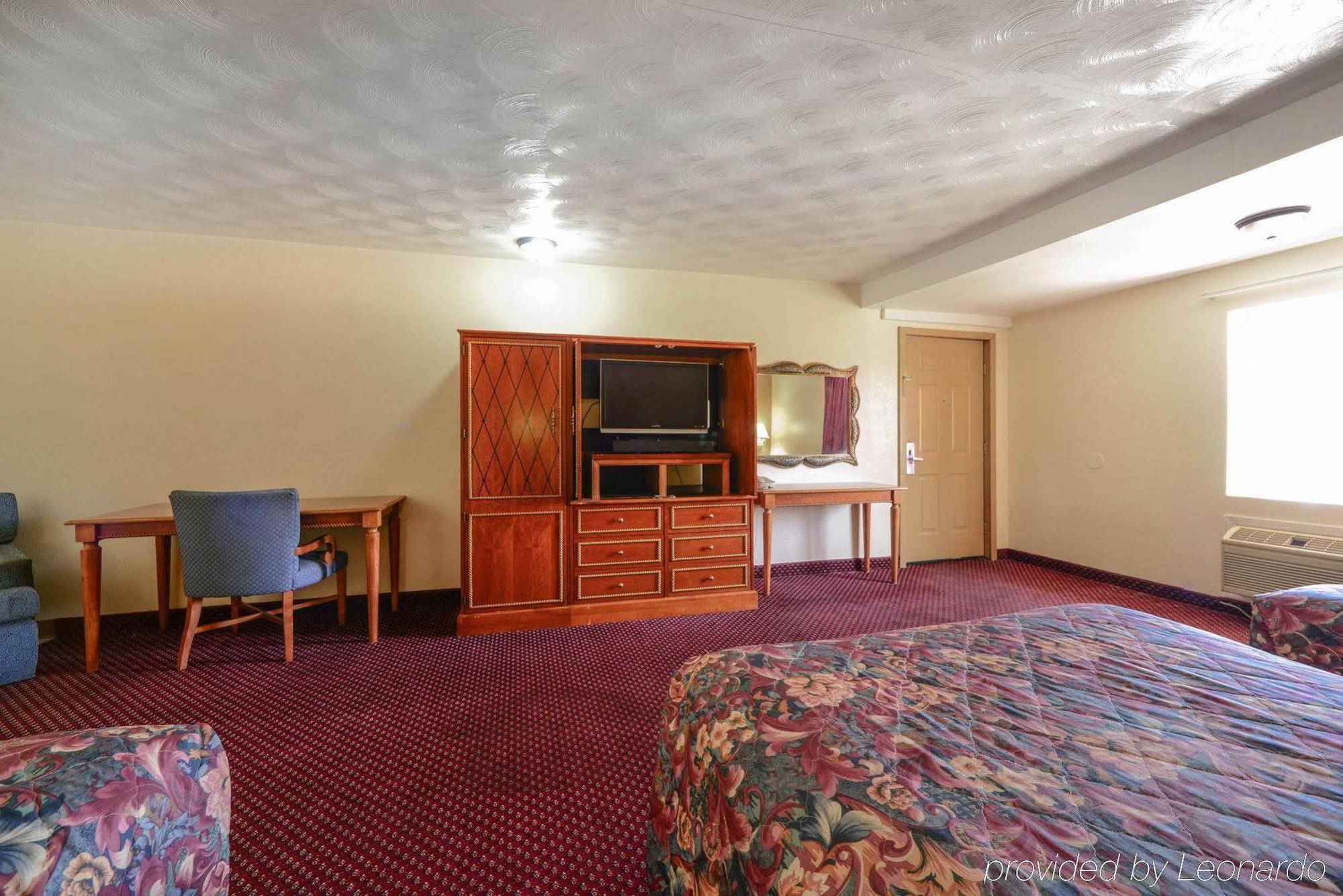 Econo Lodge Inn & Suites 卡本代尔 外观 照片