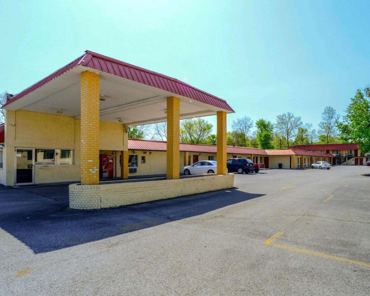 Econo Lodge Inn & Suites 卡本代尔 外观 照片