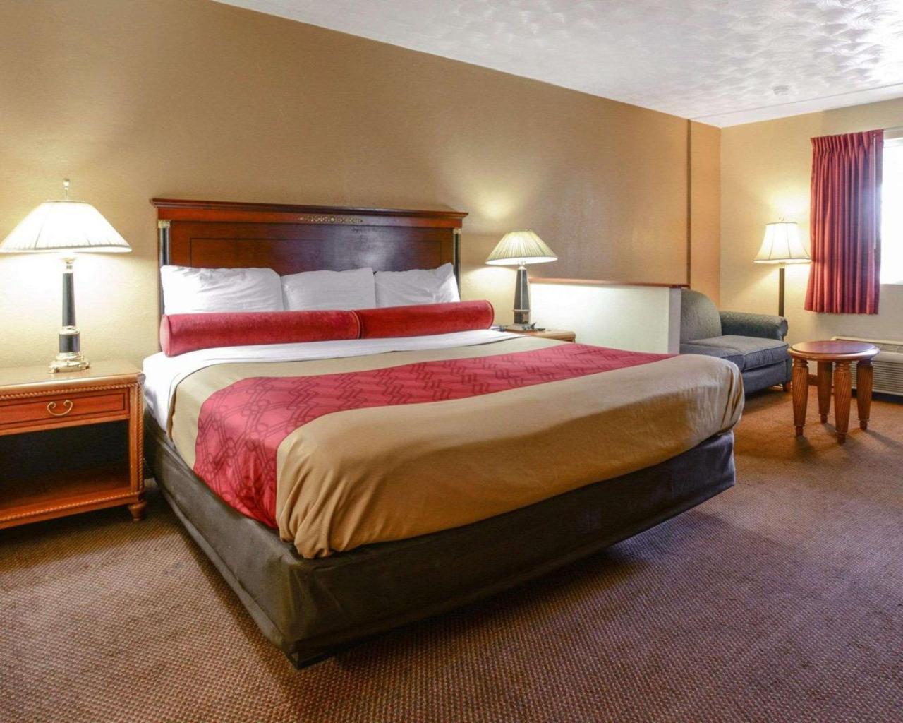 Econo Lodge Inn & Suites 卡本代尔 外观 照片