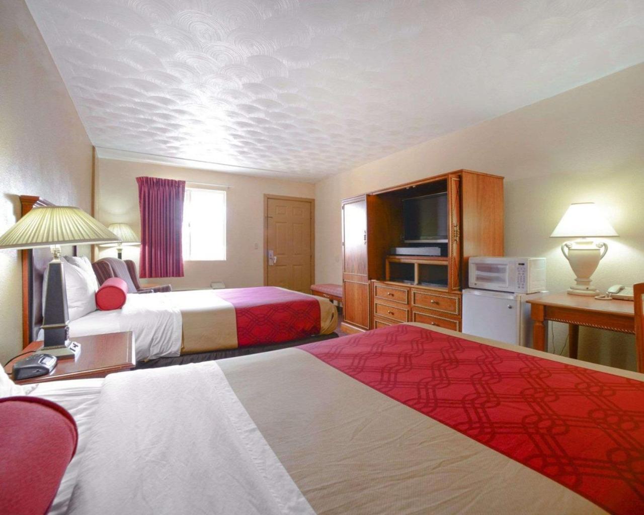 Econo Lodge Inn & Suites 卡本代尔 外观 照片